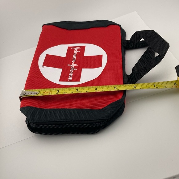 5 Johnson & Johnson Build Your Own First Aid Kit Zipper Bag Empty Red Black Soft - Picture 4 of 8